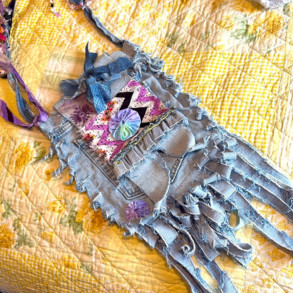 Handmade funky Jean Crossbody purse. Vintage yo-yo’s super cute one of a kind.